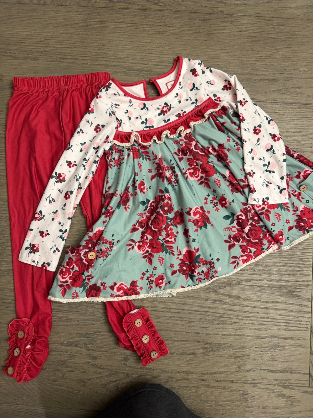 Cheeky Plum 5T Girls Floral Ruffle Play Set - Red and Mint